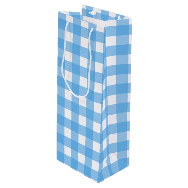 Sky Blue Gingham Geschenktüte Für Weinflaschen (Vorderseite Schrägansicht)