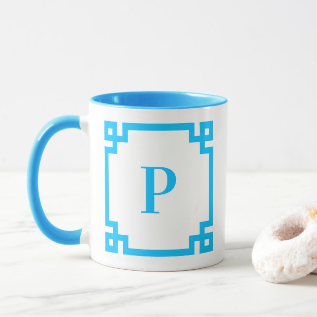 Sky Blue Greece Key Border Monogram Tasse (Mit Donut)