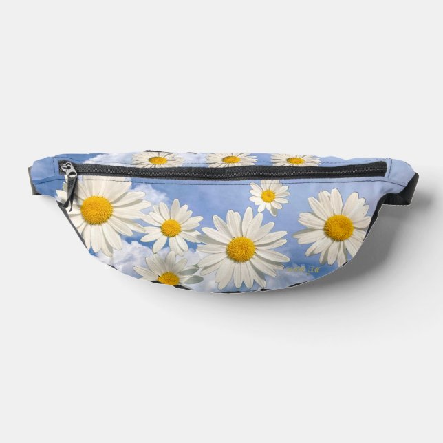 Sky full of daisies fanny pack. Print Cut Sew Bag (Poser)