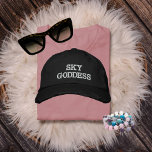 Sky Goddess Typografie, Wanderlust, Einfach Bestickte Baseballkappe<br><div class="desc">Sky Goddess Typografie,  Wanderlust,  einfache bestickte Baseballkappe. Mit unserem Wanderlust-Cap lassen Sie Ihre Abenteuerlust entfalten. Dieses stilvolle Cap zeichnet sich durch ein Design aus,  das für jeden Reisenden das Herz bezaubert. Das Copyright steigt in Stildesigns.</div>