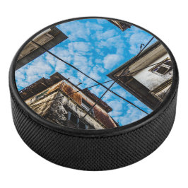 Sky Over Stonetown, Sansibar Eishockey Puck
