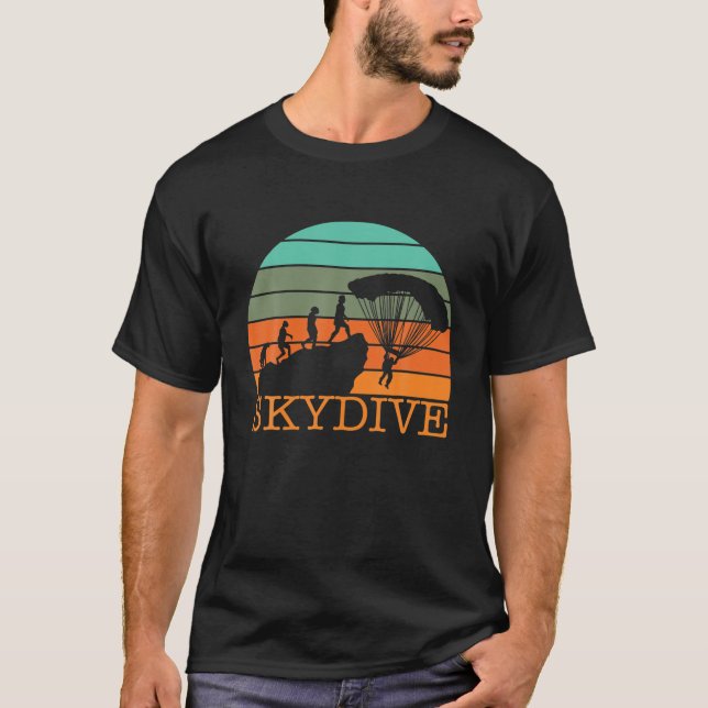 Skydive Evolution Skydiving Skydiving Hobby T-Shirt (Vorderseite)