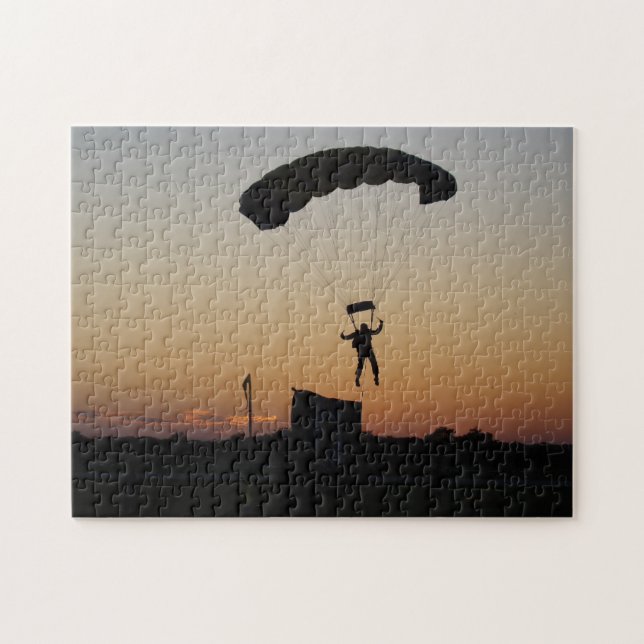 Skydiver Parachute bei Sunset Sky Diver (Horizontal)