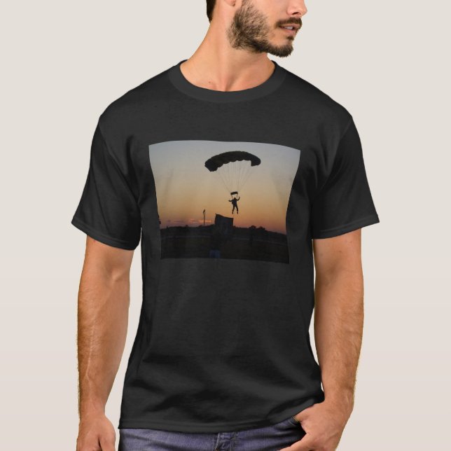 Skydiver Parachute bei Sunset Sky Diver T-Shirt (Vorderseite)