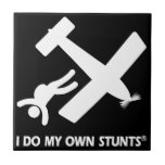 Skydiving meine eigenen Bremsungen Fliese<br><div class="desc">Skydiving Bremsungen - ich tue mein eigenes Bremsungen ® lustiges skydiving Bild eines freien Falfallschirmes mit einem humorvollen skydiving MilitärSprichwort auf lustige mit Fallschirm abspringenT - Shirts u. einzigartige skydiving Flugzeuggeschenke für Geburtstage, Weihnachten, der Vatertag, erhalte wohle Verletzungen u. mehr. Merken Sie bitte: "Ich tue meine eigenen Bremsungen" ® bin...</div>