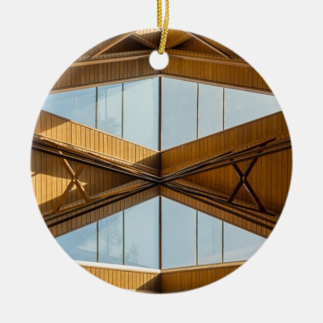 Skylights oberhalb Anthony Keramik Ornament (Vorne)