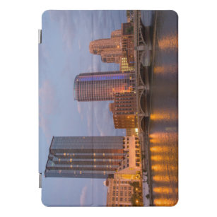 Skyline bei Dusk, am Grand River 2 iPad Pro Cover
