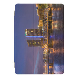 Skyline bei Dusk, am Grand River iPad Pro Cover