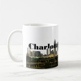 Skyline Charlottes NC mit Charlotte im Himmel Kaffeetasse