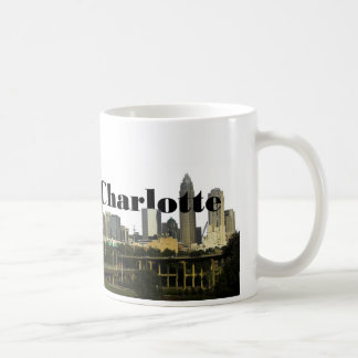 Skyline Charlottes NC mit Charlotte im Himmel Kaffeetasse