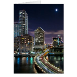 Skyline de Miami ville avec pont la nuit