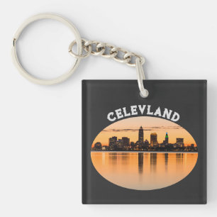 Skyline-Fußballform von Cleveland City Sunset Schlüsselanhänger