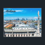 Skyline Mailands in Italien Postkarte<br><div class="desc">Malerei der Mailänder Skyline mit modernen Wolkenkratzern im Finanzviertel Porto Nuovo und Steinstatuen der Dom-Kathedrale.</div>