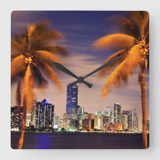 Skyline USA, Florida, Miami an der Dämmerung Quadratische Wanduhr