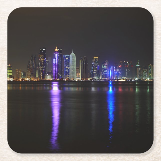 Skyline von Doha, Qatar am NachtUntersetzer Rechteckiger Pappuntersetzer (Vorderseite)