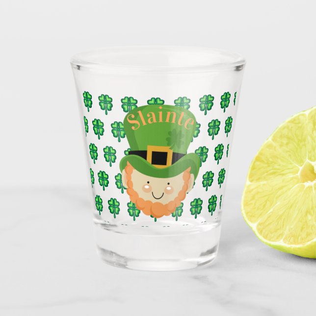 Slainte Irish Leprechaun und Kleeblatts Schnapsglas (Vorderseite)