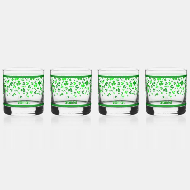 Sláinte Lucky Irish Shamrocks Design Personalized Whiskyglas (Vorderseite)