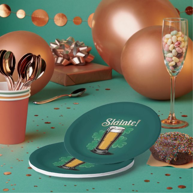 Slàinte! St. Patrick's Day Pint of Beer on Green Pappteller (Multi)