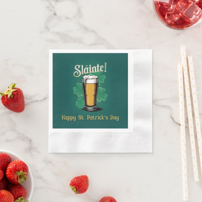 Slàinte! St. Patrick's Day Pint of Beer on Green Serviette (Beispiel)