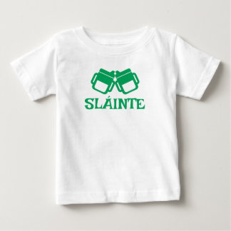 SLÁINTE Trinkflasche weißes T-Shirt