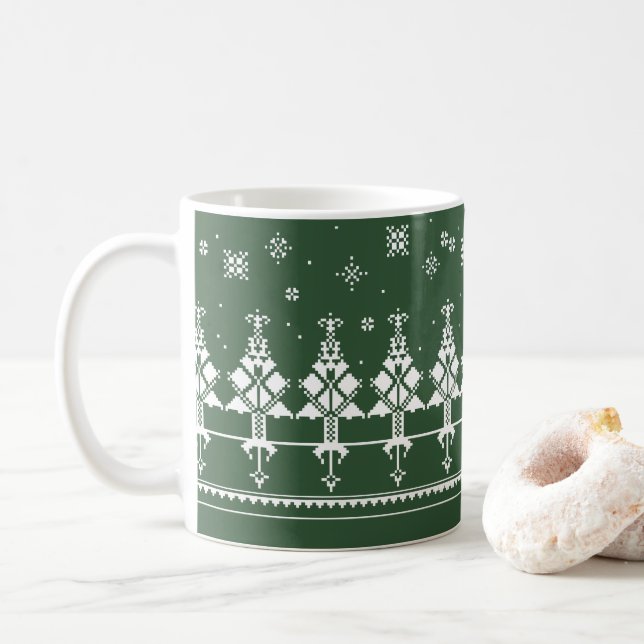 Slavic Winterwald | Folk Art Green und White Kaffeetasse (Mit Donut)
