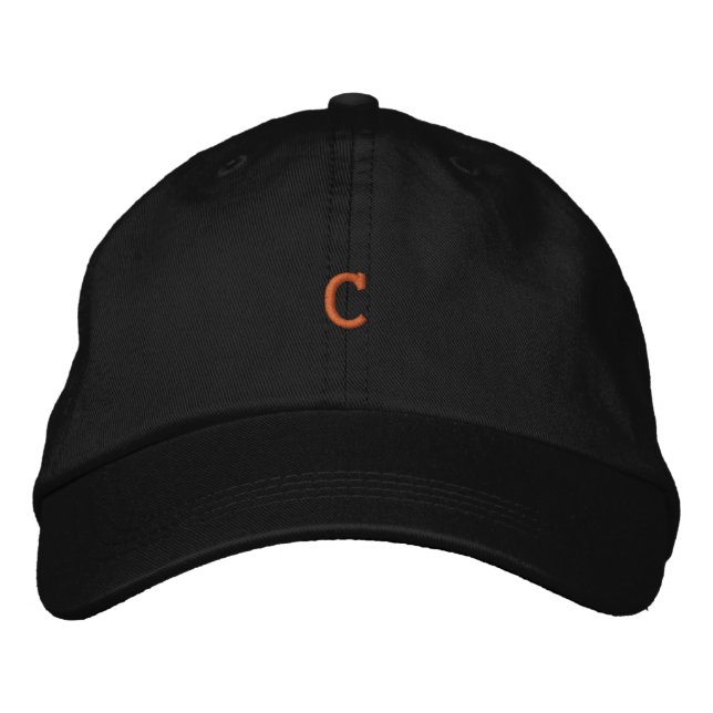 Sleek "C" Monogramm besticktes Schwarz verstellbar Bestickte Baseballkappe (Vorderseite)