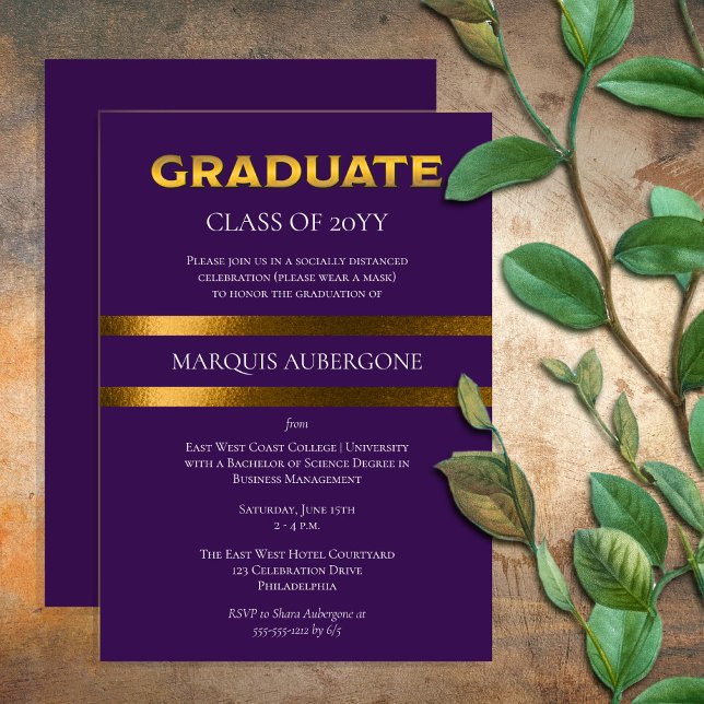 Sleek College | Univ Purple| Gold Graduation Party Einladung (Von Creator hochgeladen)
