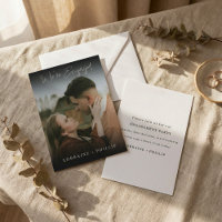 Sleek Dark Gradient Wir sind Verlobt Foto Einladun