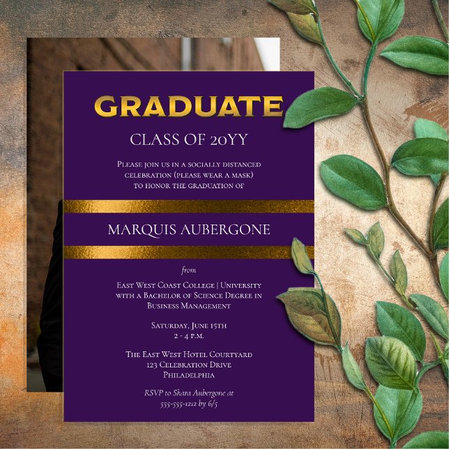 Sleek Uni | Univ Lila| Gold Graduation Party Einladung (Sleek College or University Purple | Gold Graduation Announcement and Party Invitation Print Digital)