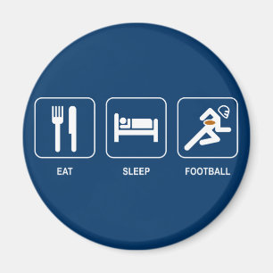 Sleep Football Magnet essen