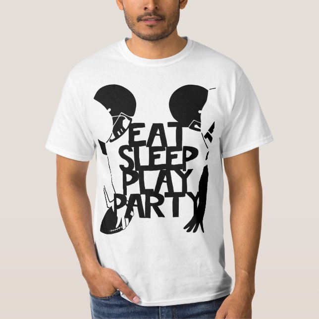 Sleep Play Party Football Players essen T-Shirt (Vorderseite)