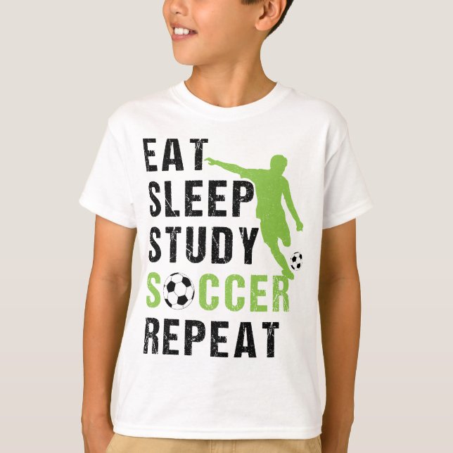 Sleep Study Soccer Wiederholung Boy Soccer Player  T-Shirt (Vorderseite)
