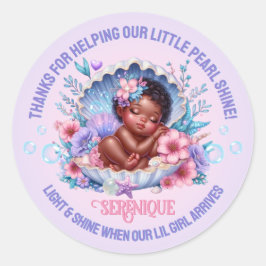 Sleeping African American Baby Girl Seashell Runder Aufkleber