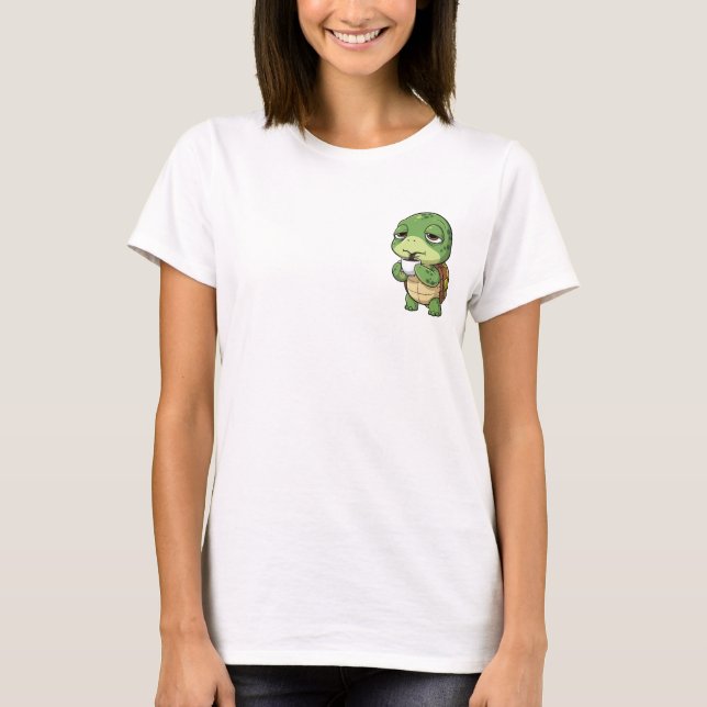 Sleepy Green Turtle Sipping Dark Coffee T-Shirt (Vorderseite)