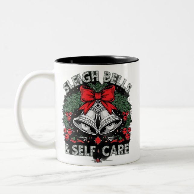 Sleigh Bells & Self Care Zweifarbige Tasse (Links)