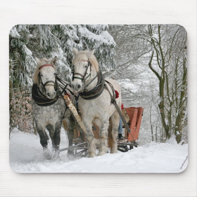 Sleigh Ride im Snowy Forest Mousepad (Vorne)