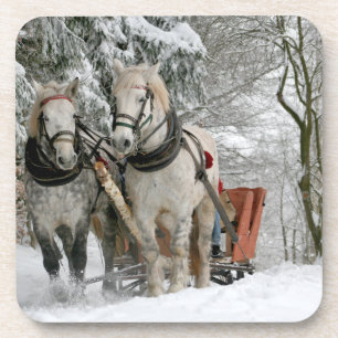 Sleigh Ride in the Snowy Forest Getränkeuntersetzer