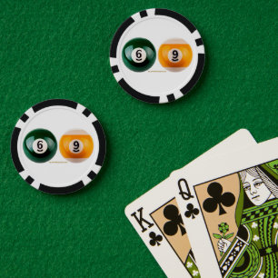 SlipperyJoe 69 harter Billardtisch zwei Billardkug Pokerchips