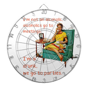 SlipperyJoe beim geselligen Trinken auf einer Part Dartscheibe