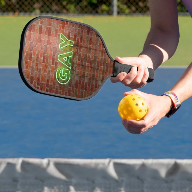 SlipperyJoe beleuchtet Gay Neon-Zeichen hell leben Pickleball Schläger (InSitu)
