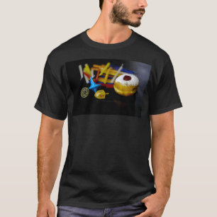 SlipperyJoe Chanukka symbolisches Stilleben Feiert T-Shirt