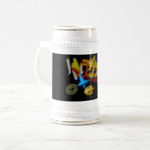 SlipperyJoe Chanukka symbolisches Stillleben Feier Bierglas