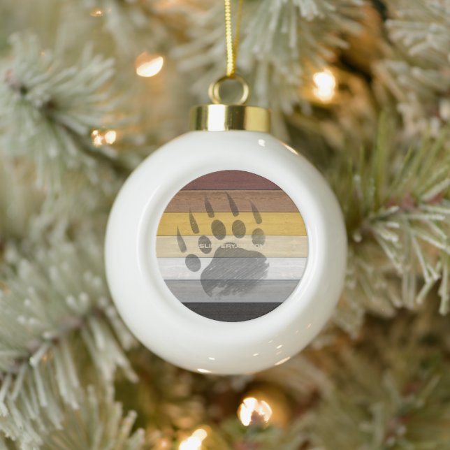 SlipperyJoe's Bärenpride-Fahne Holzbodenstruktur Keramik Kugel-Ornament (Baum)