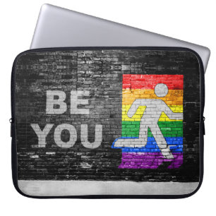 SlipperyJoe's Be You Backsteinwall Strichmännchen  Laptopschutzhülle