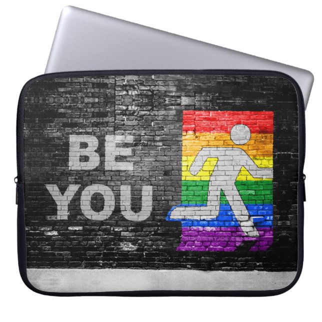 SlipperyJoe's Be You Backsteinwall Strichmännchen  Laptopschutzhülle (Vorderseite)