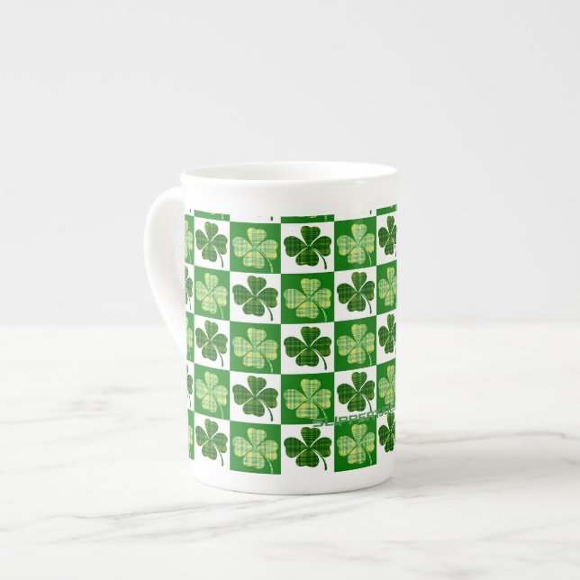 SlipperyJoe's grüne vierblättrige Klee Saint Patri Prozellantasse (Vorderseite Links)
