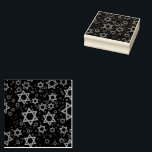SlipperyJoe's Happy Hanukkah mehrere Sterne von Da Gummistempel<br><div class="desc">SlipperyJoe's Happy Hanukkah multiple Stars of David Muster künstlerische Feier Jüdische Identität Erbe Hebräische Chanukah Geschenke Dekorationen Judaismus signifikante Symbol Religion verschiedenen Größen braune Goldtönen visuell ansprechend komplexe Design</div>