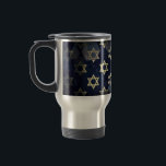 SlipperyJoe's Happy Hanukkah Multiple Star von Dav Reisebecher<br><div class="desc">SlipperyJoe's Happy Hanukkah Multiple Star of David Symbole künstlerische Feier Judisch Hebräisch Chanukah Geschenke Dekorationen Judaismus Religion signifikante symbolische kulturelle religiöse Kontexte verschiedenen hexagonalen Formen dunkelblau lila Farben dunkelabstrakte Hintergrund Lagen strukturierte Darstellung</div>