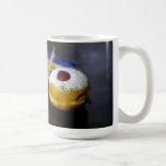 SlipperyJoe's Happy Hanukkah Star von David Coin m Kaffeetasse<br><div class="desc">SlipperyJoe's Happy Hanukkah Star der David Coin menorah farbenfrohe Kerzen Celebration Jüdische Sufganiyah Leckerei Hebräisch Chanukah dreidels traditionelle Spinnerei Geschenke Dekorationen Judenismus Religion künstlerische Gelee gefüllt Doughnut Puderzucker</div>