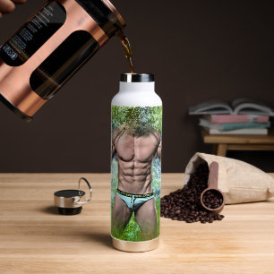 SlipperyJoe's hochmuskelbiger erwachsener Mann ohn Trinkflasche